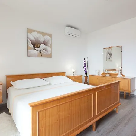 Turtle Gardens Apartament *