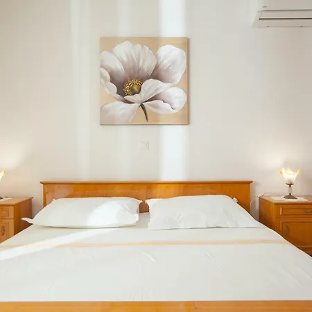 Turtle Gardens Apartament Makarska