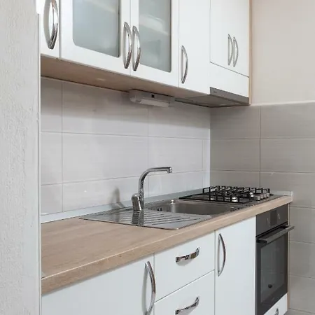 Turtle Gardens Apartament Makarska